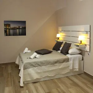 ** Bed and Breakfast Station Garibaldi Ιταλία